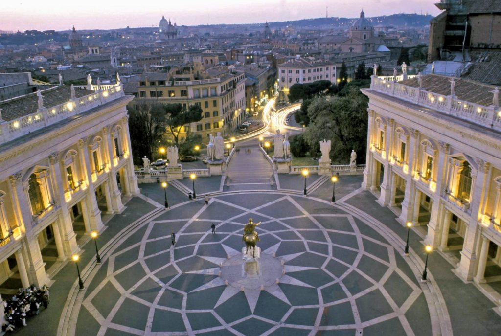 ROMA : PIAZZA DEL CAMPIDOGLIO

FOTO DI © REMO CASILLI/SINTESI

ROME - CAMPIDOGLIO SQUARE